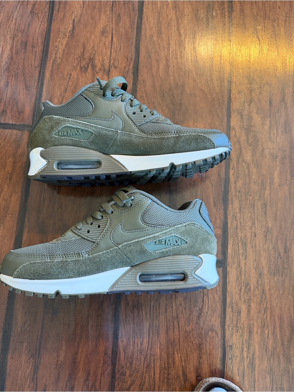 Nike Men's Olive Green Low-Top Sneakers - Picture 3 of 6